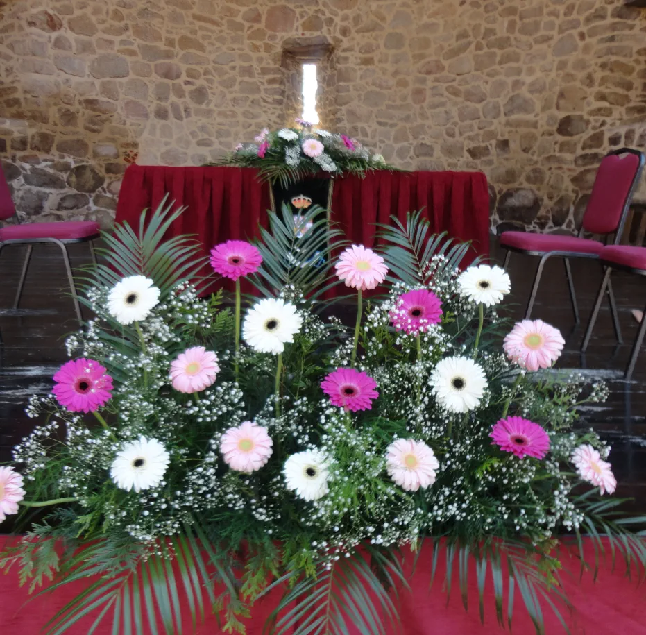 Decoración de bodas y ceremonias, decoración con flores de Iglesias, fiestas y eventos